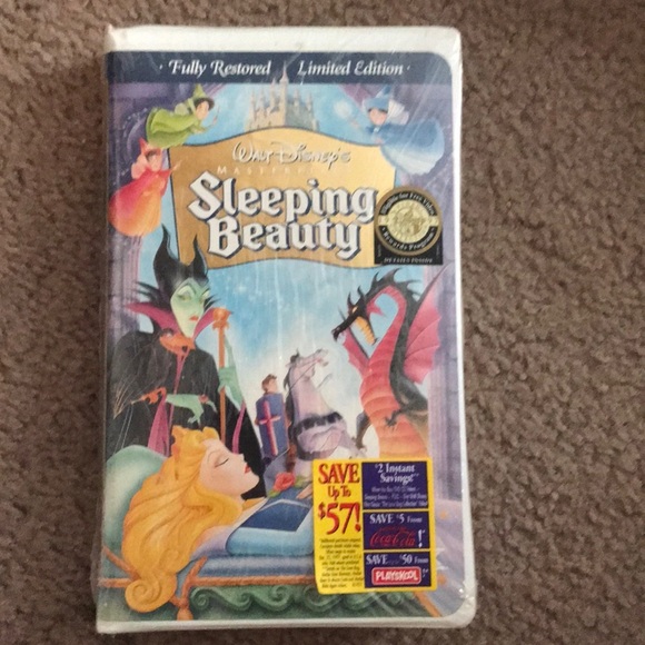 ❤️ Rare VINTAGE Walt Disney’s Masterpiece Sleeping Beauty‼️FINAL - Picture 8 of 8